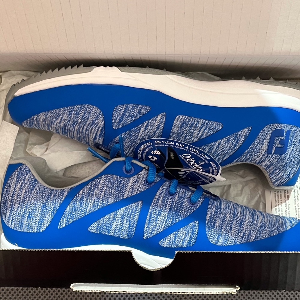 Foot joy women’s leisure golf shoes, 7medium, #92907, new with box.